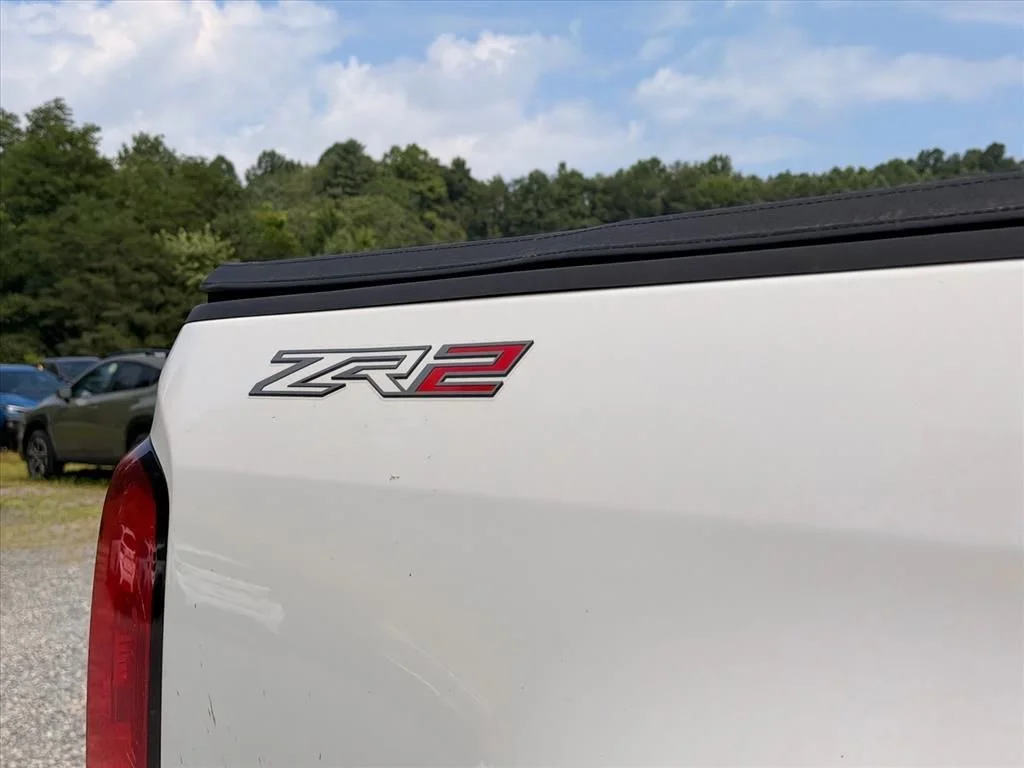 Used 2021 White Chevrolet ZR2 image 7