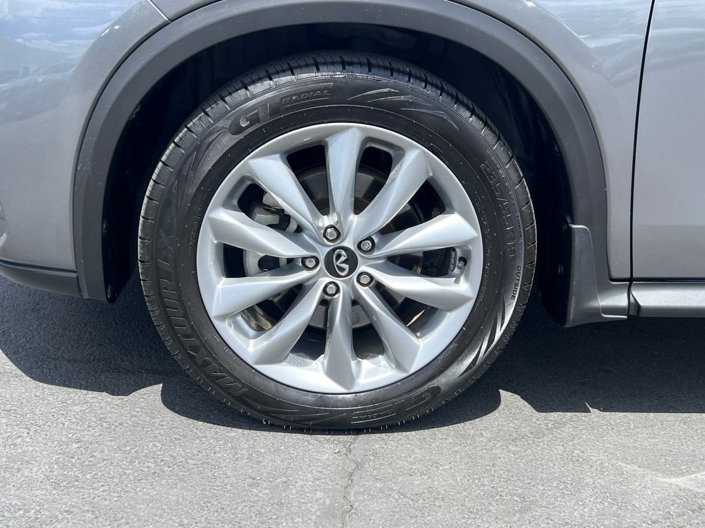 Used 2020 Gray INFINITI LUXE image 6