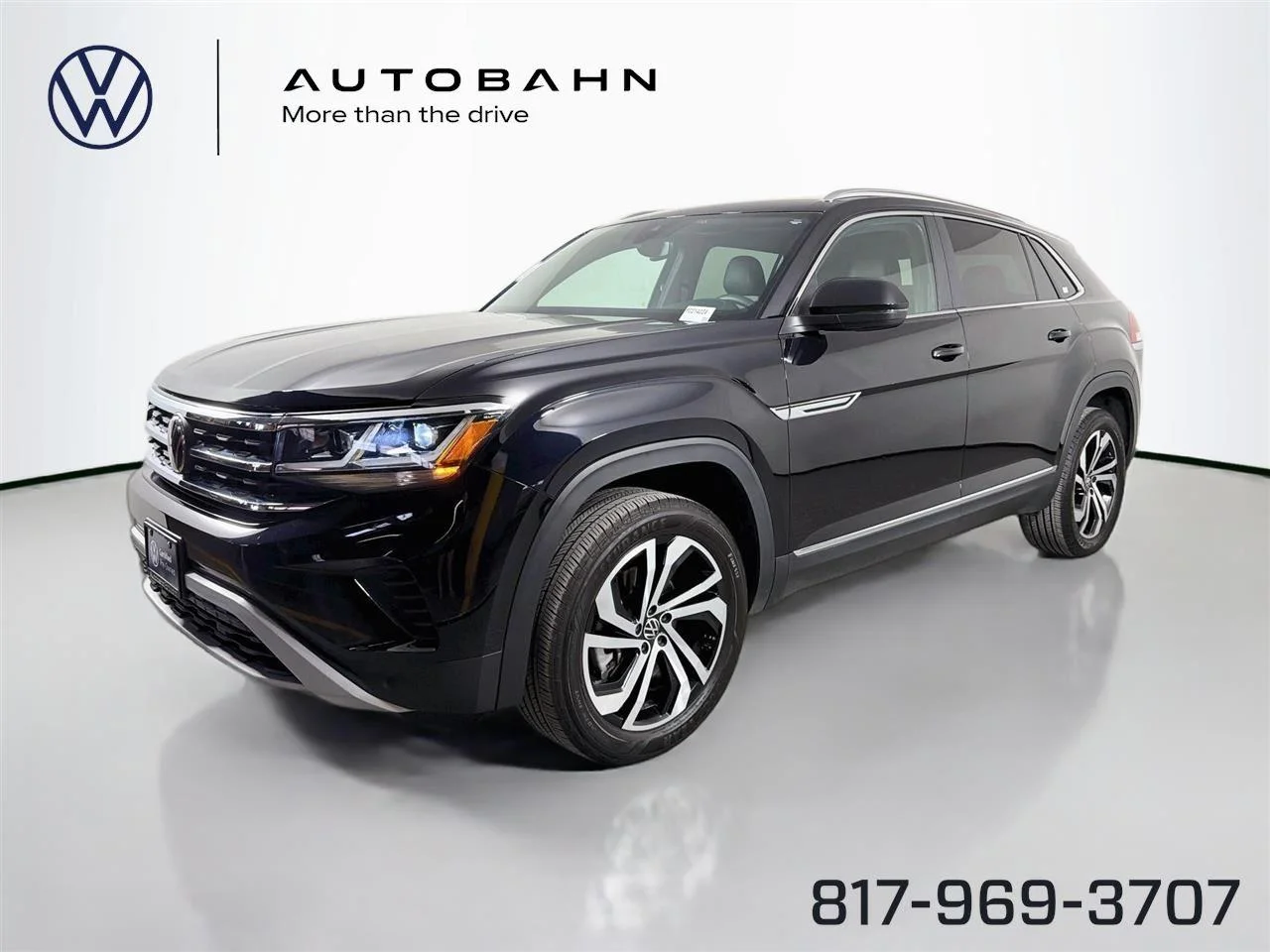 2023 Volkswagen Atlas Cross Sport 2.0T SEL 4MOTION's photo