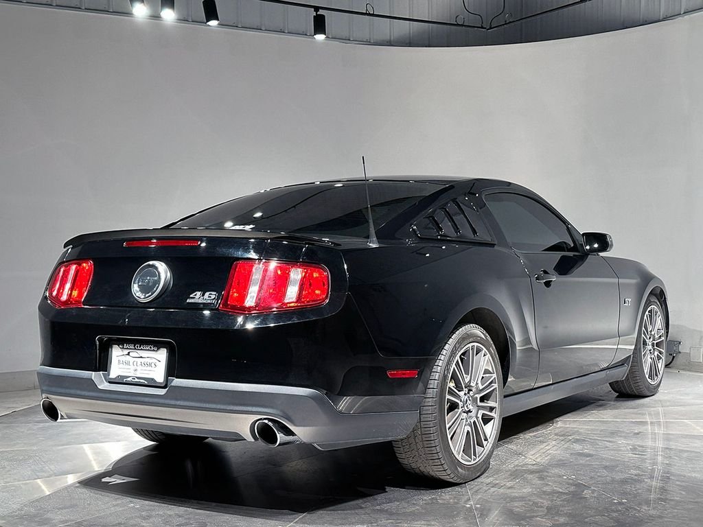 Used 2010  Ford GT image 6