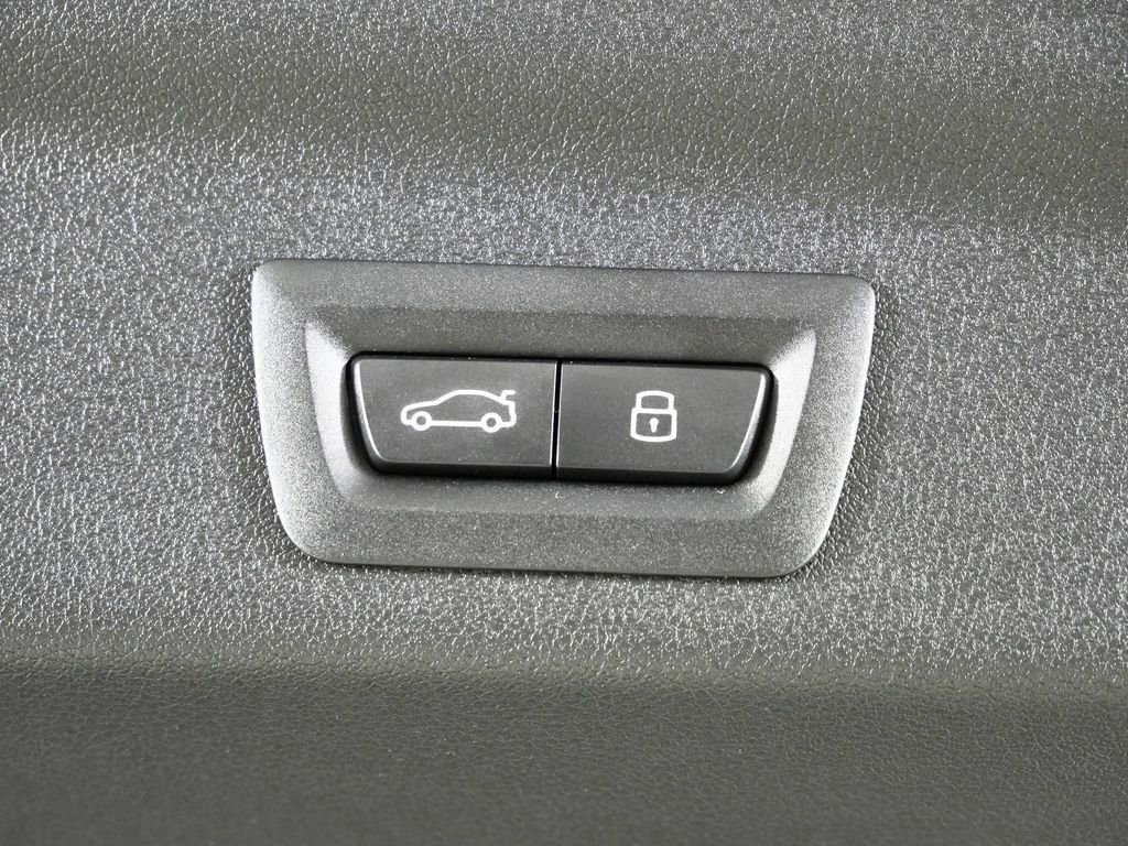 Used 2026 Dune Grey Metallic BMW xDrive28i image 28