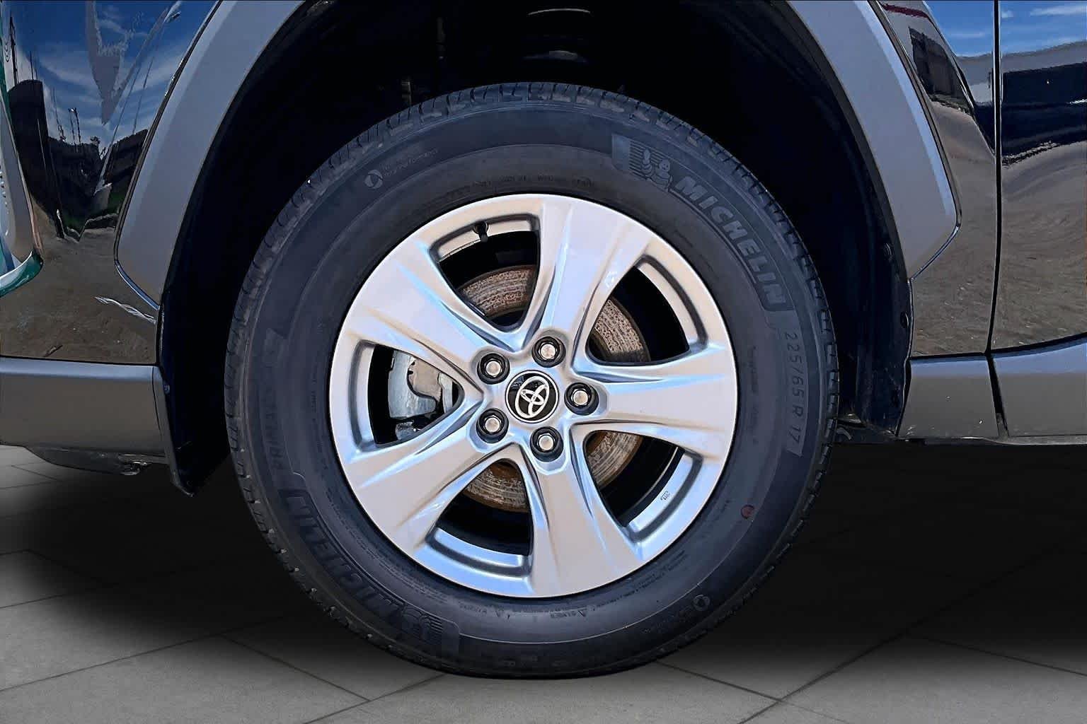 Used 2025 Midnight Black Metallic Toyota XLE image 11