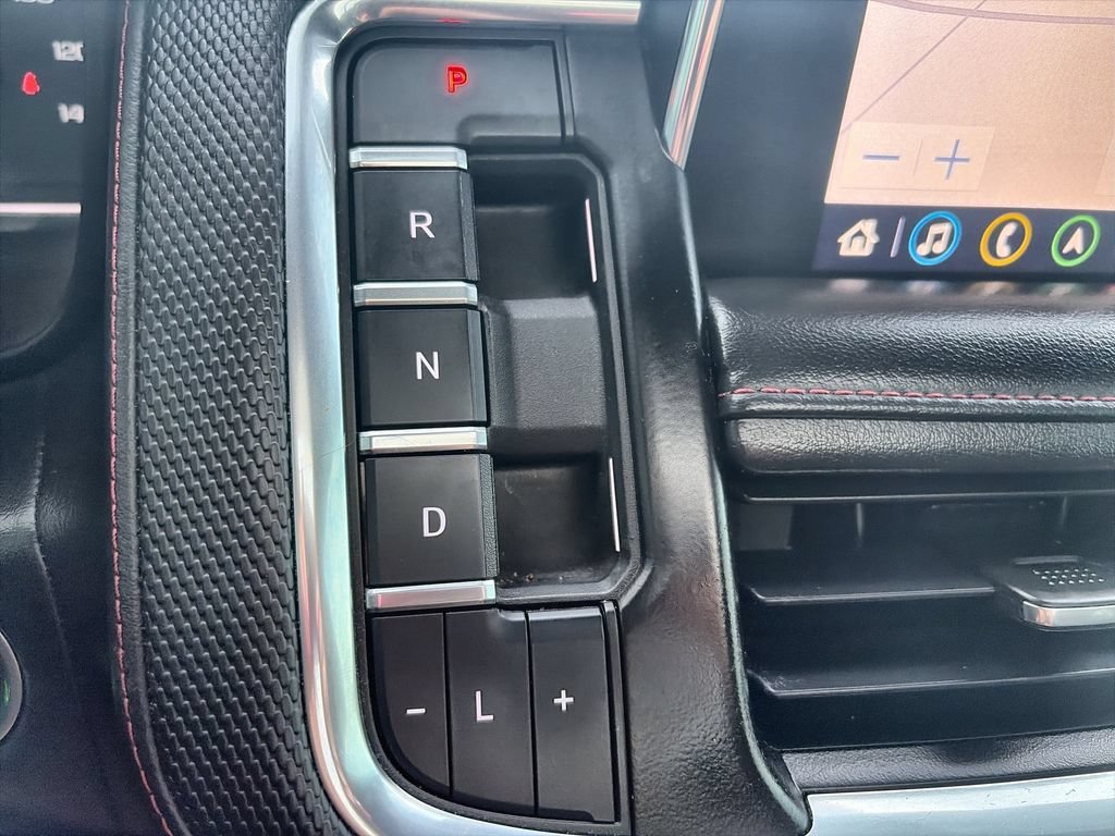 Used 2021 IRIDESCENT PEARL TRICOAT Chevrolet RST image 16
