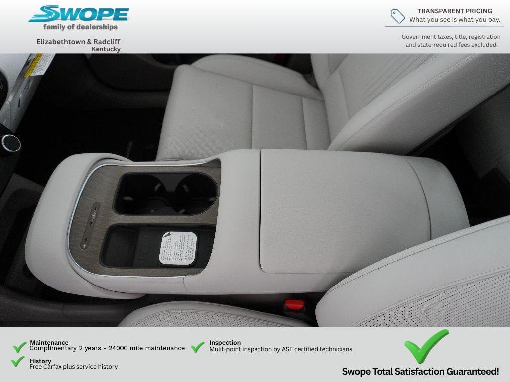New 2026 Creamy White Pearl Hyundai SEL 7P image 24