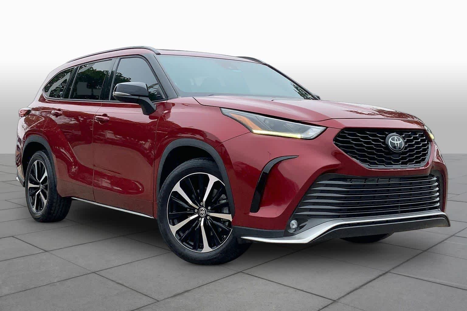 Used 2022 Ruby Flare Pearl Toyota XSE image 3