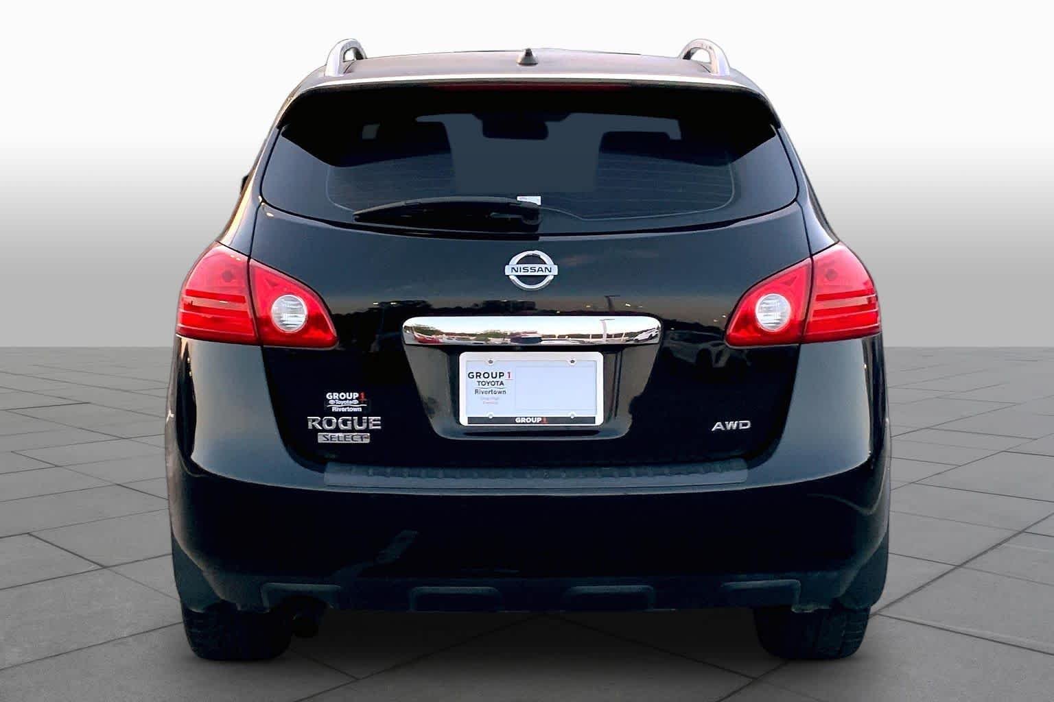 Used 2015 Super Black Nissan S image 4