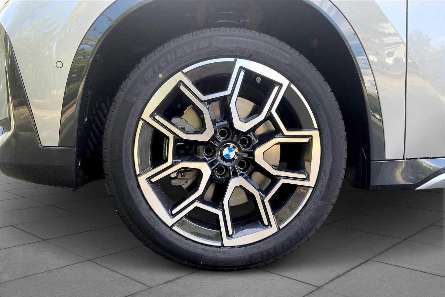 Used 2026 Space Silver Metallic BMW xDrive28i image 11