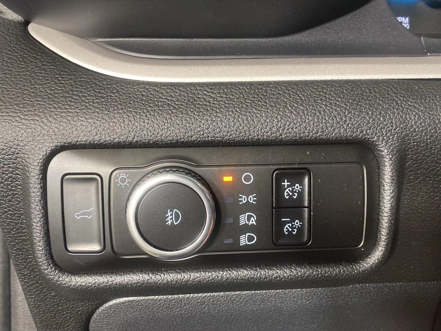 Used 2023 Iconic Silver Ford XLT image 27