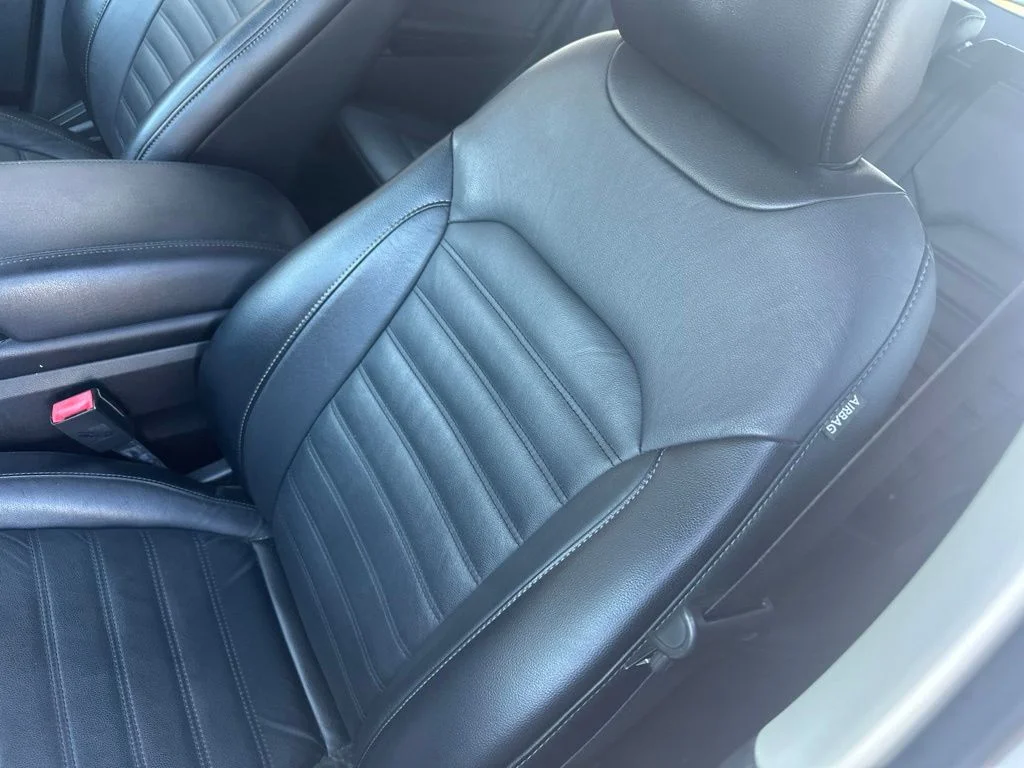 Used 2018 White Ford SEL image 3