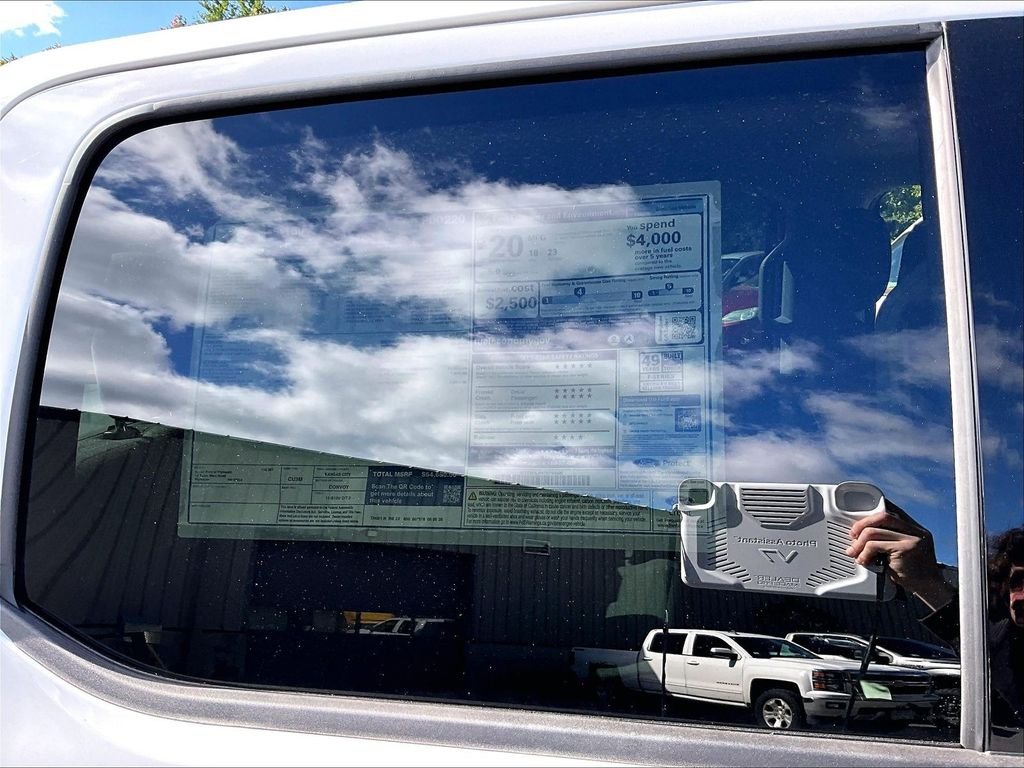 New 2026 Oxford White Ford XLT image 15