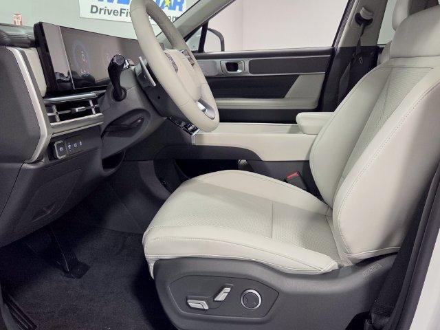 New 2027 White Hyundai SEL image 5