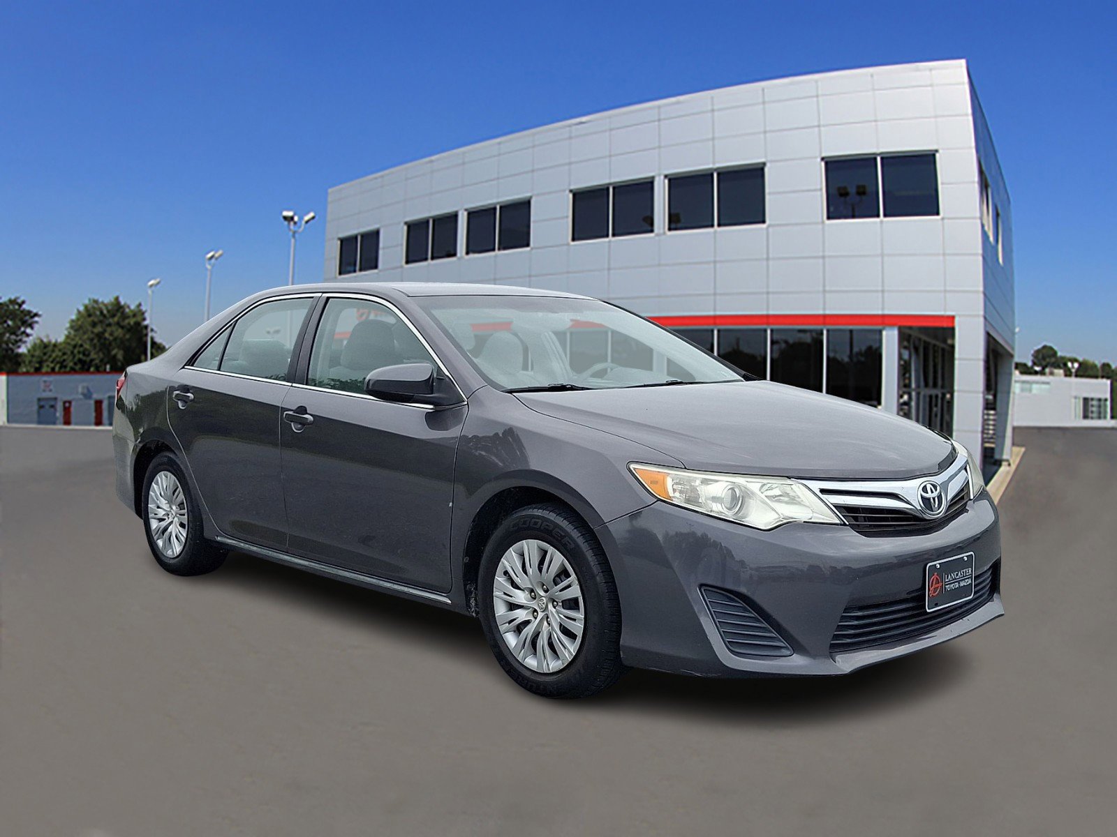 2014 Toyota Camry 2.5 Auto LE's photo