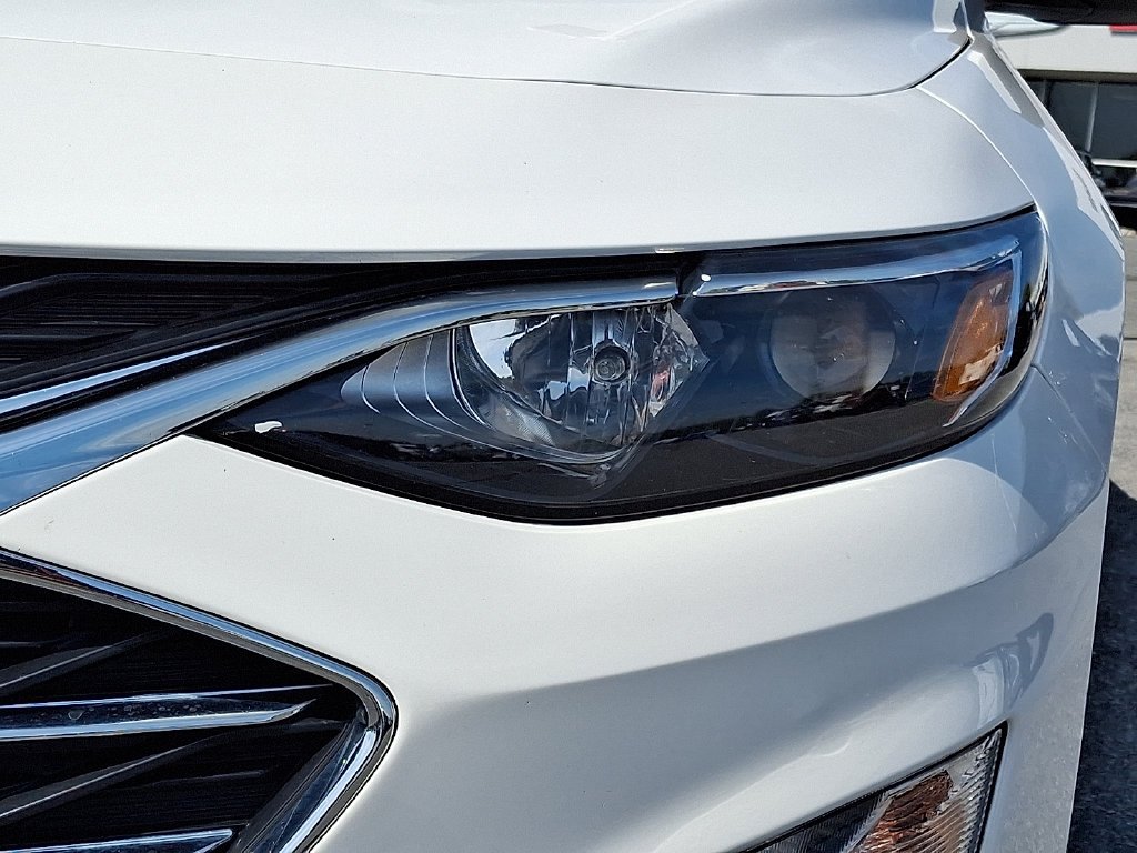 Used 2024 White Chevrolet LT image 10