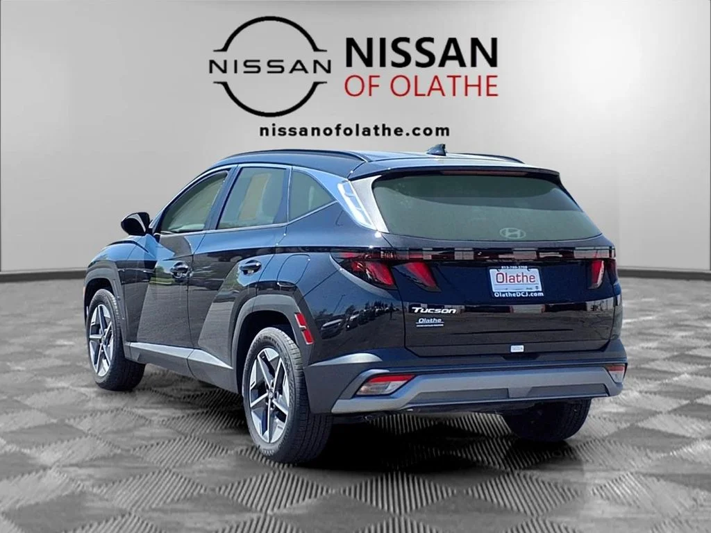 Certified Used 2026 Black Hyundai SEL image 5