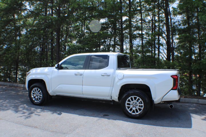 Used 2026 Wind Chill Pearl Toyota Limited image 3