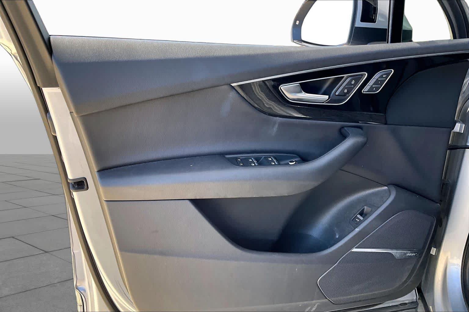 Used 2018 Florett Silver Metallic Audi Prestige image 22