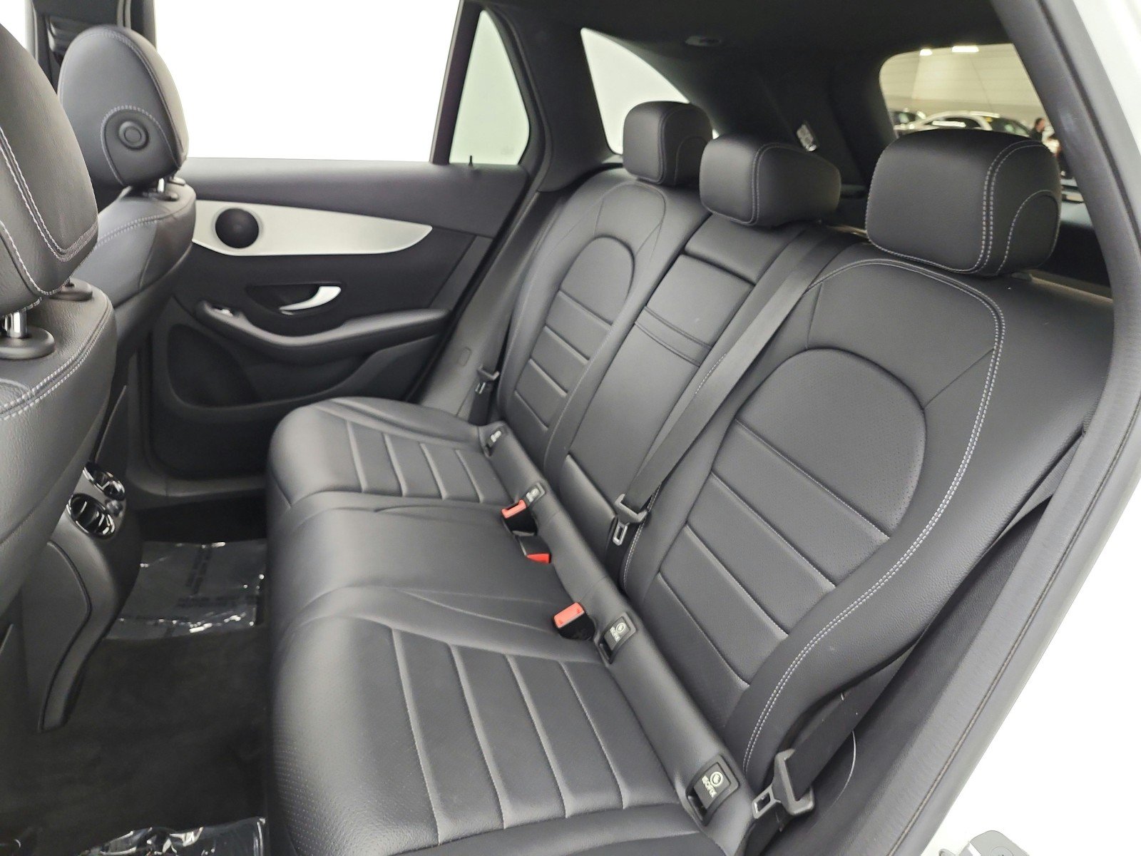 Used 2019 Polar White Mercedes-Benz GLC 300 SUV image 16