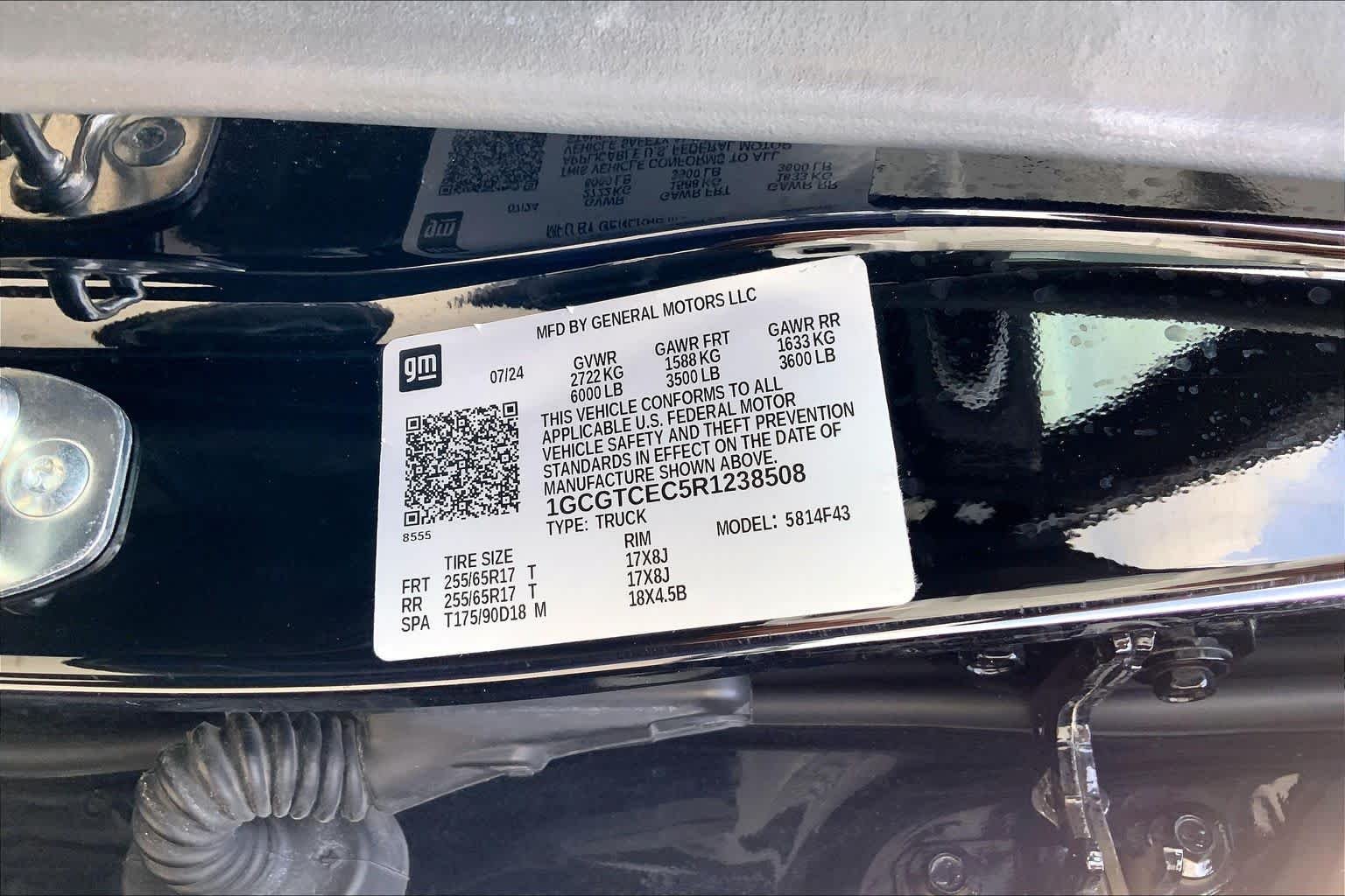Used 2024 Black Chevrolet 4WD LT image 36