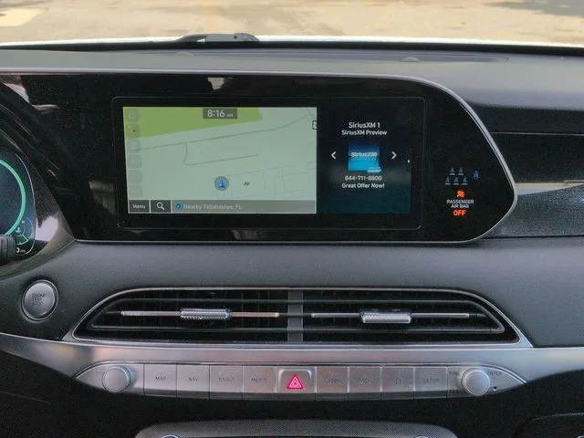 Used 2022 White Hyundai Limited image 18