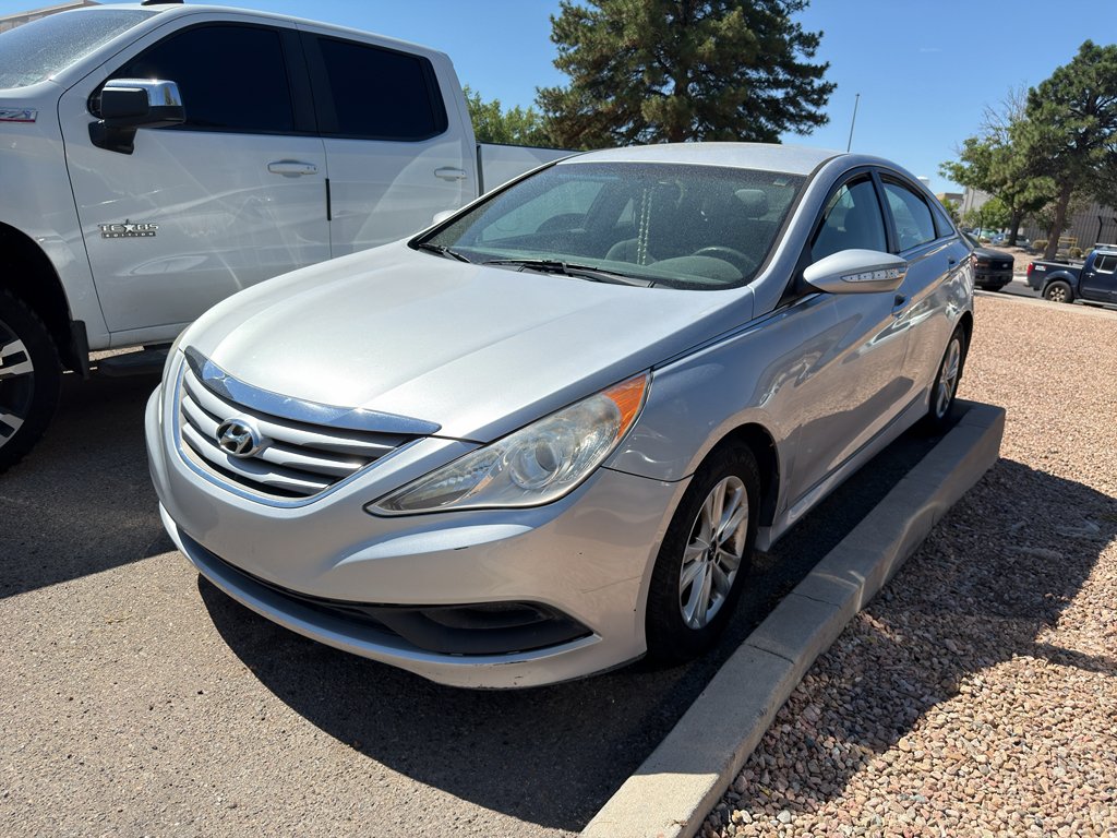 Used 2014 Radiant Silver Metallic Hyundai GLS image 1