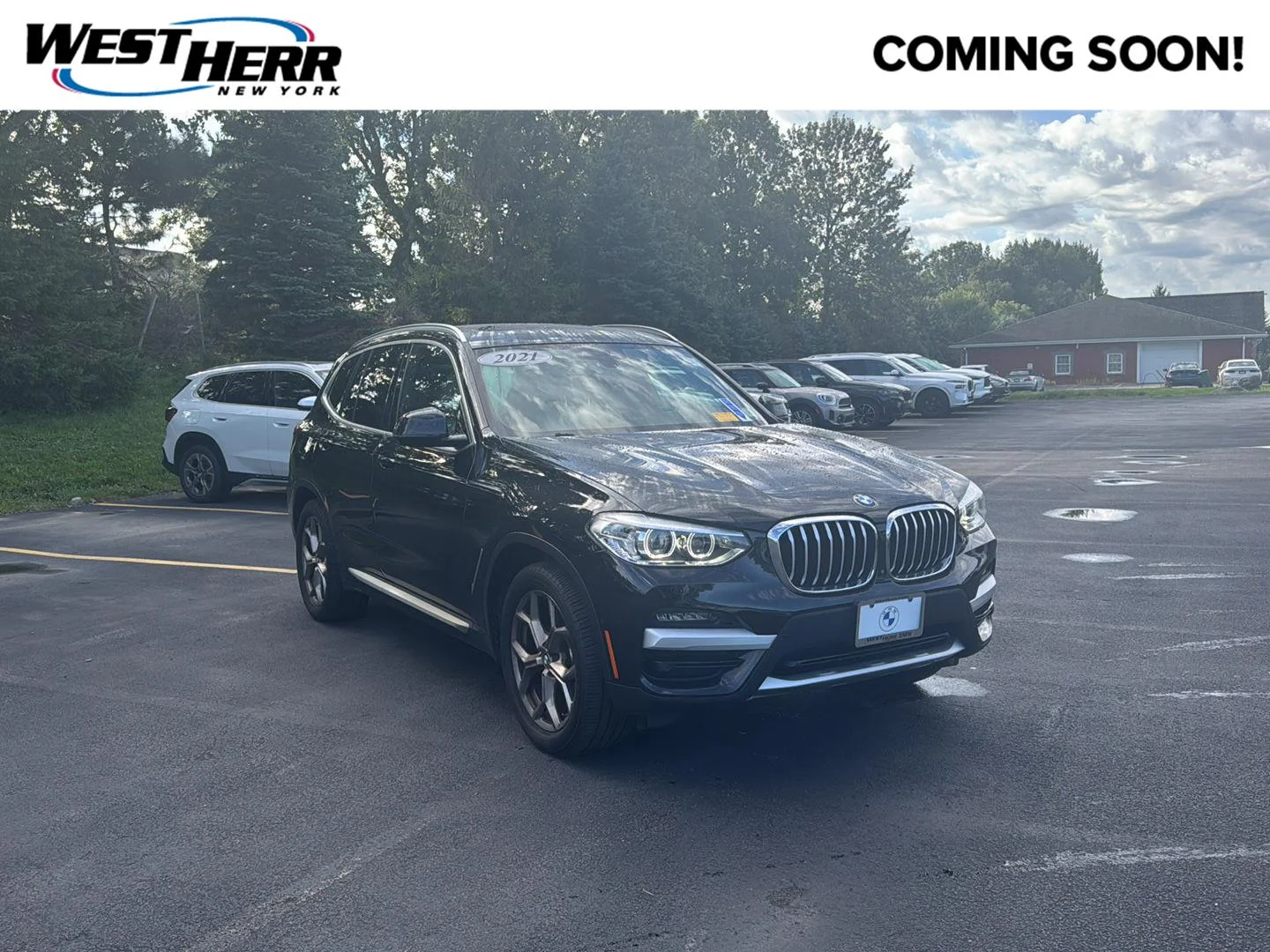 Used 2021 Black Sapphire Metallic BMW xDrive30i image 1