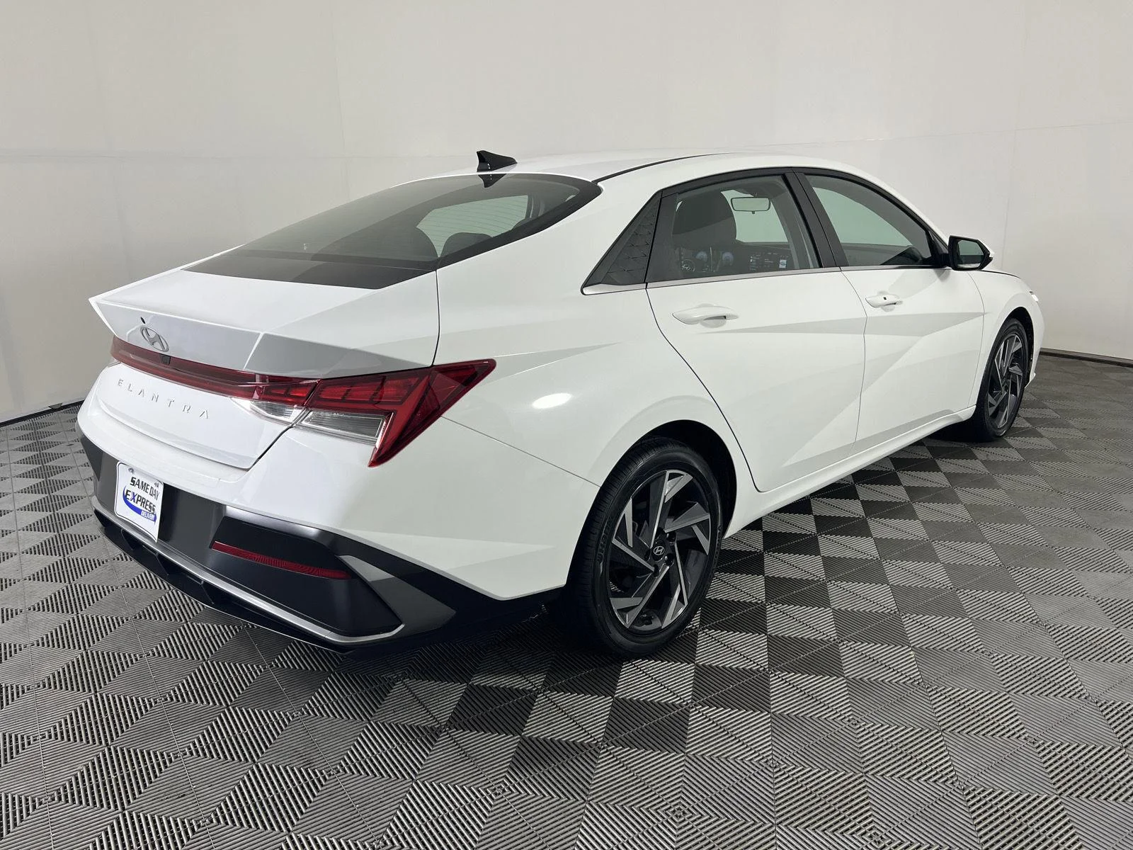 Used 2024 Serenity White Hyundai SEL image 26