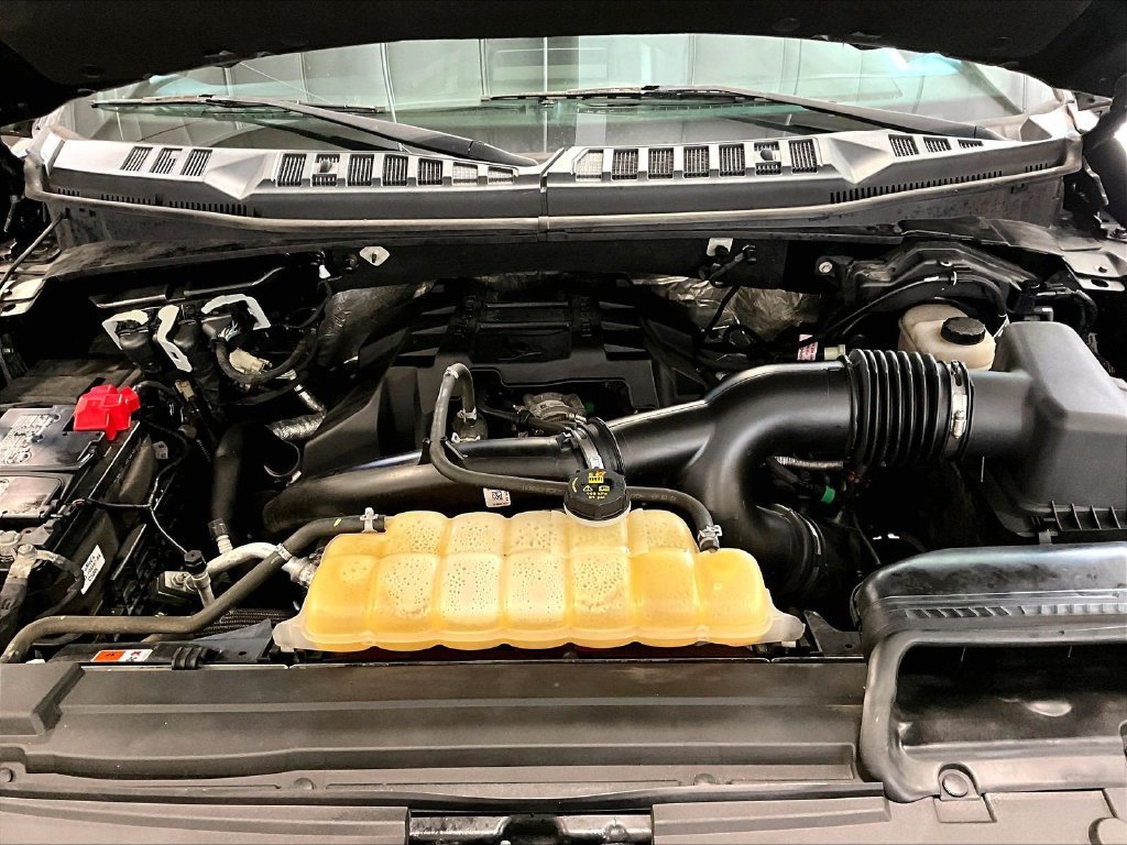 Used 2018 Gray Ford XLT image 30