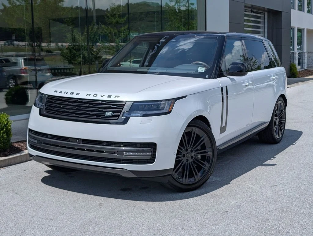 New 2026 Ostuni Pearl White Land Rover SE image 1