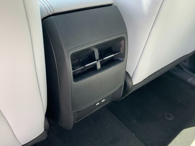 New 2026 Bright White Clear-Coat Exterior Paint Jeep Limited image 14