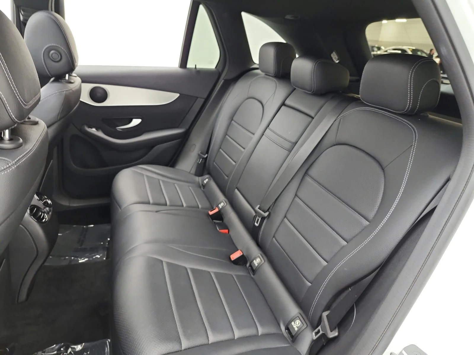 Used 2019 Polar White Mercedes-Benz GLC 300 SUV image 16