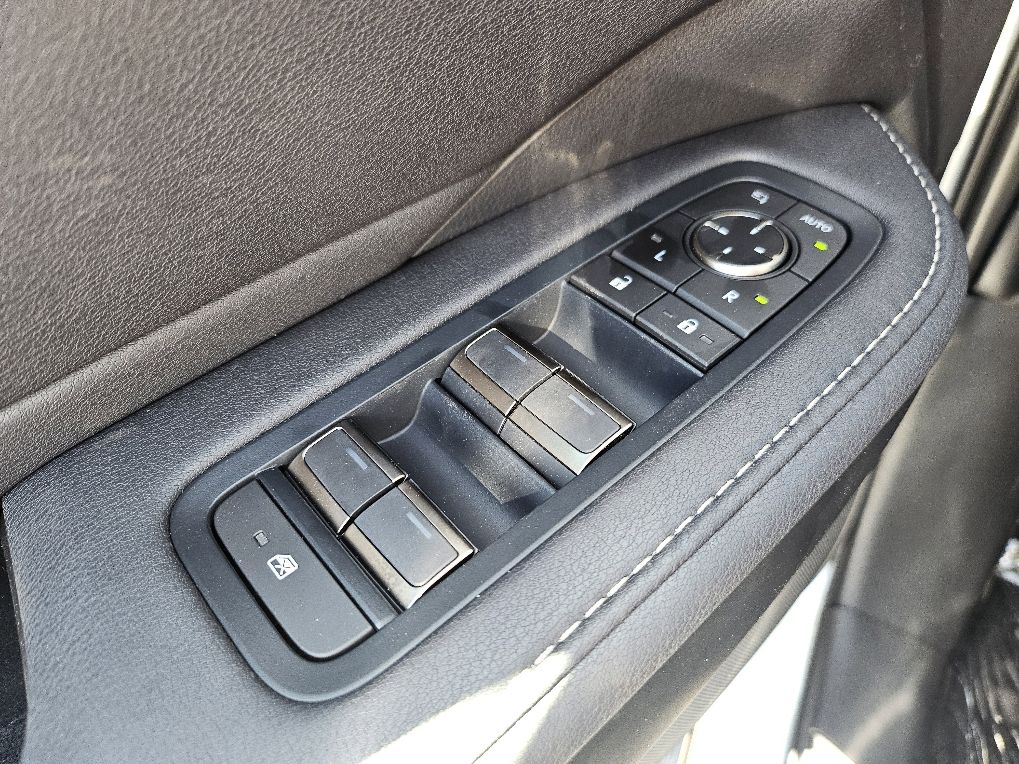 New 2026 Wind Chill Pearl Lexus PREMIUM AWD image 15