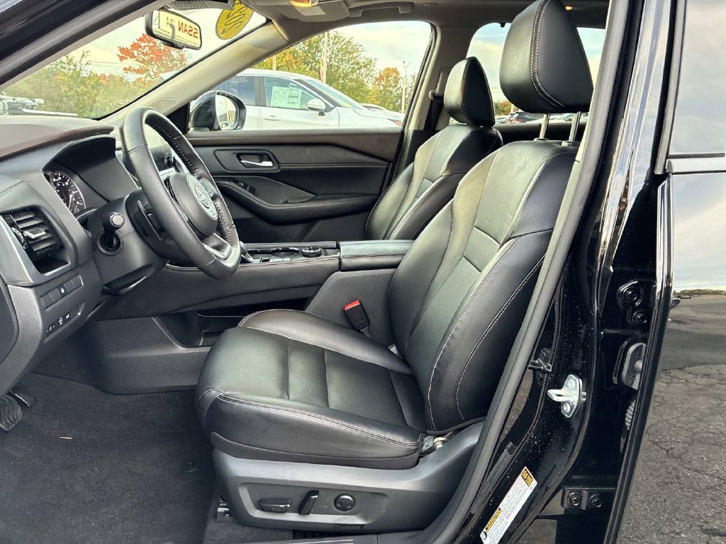 Used 2023 Black Nissan SL image 22