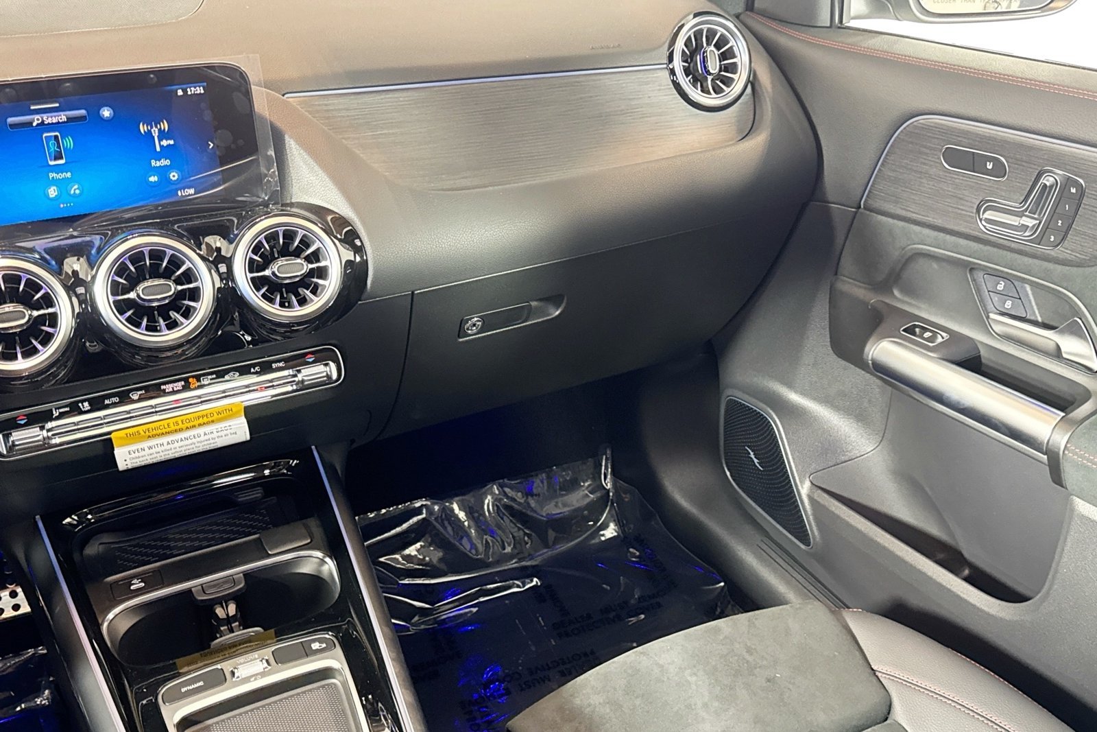 New 2026 Polar White Mercedes-Benz AMG® GLA 35 image 21