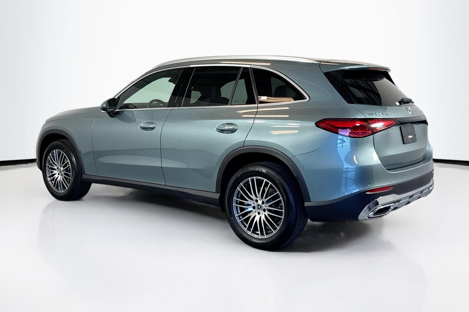 New 2026 Verde Silver Metallic Mercedes-Benz GLC 300 image 7