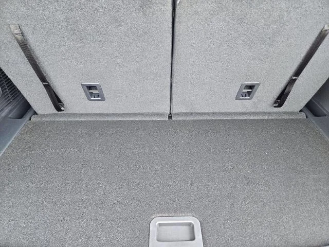 New 2026 Star White Metallic Tri-Coat Ford ST-Line image 42