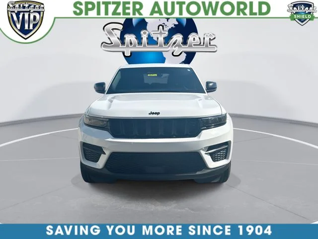Used 2024 White Jeep Altitude X image 3