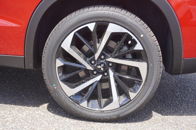 2025 Mitsubishi Outlander Plug-in Hybrid SE - Photo 14