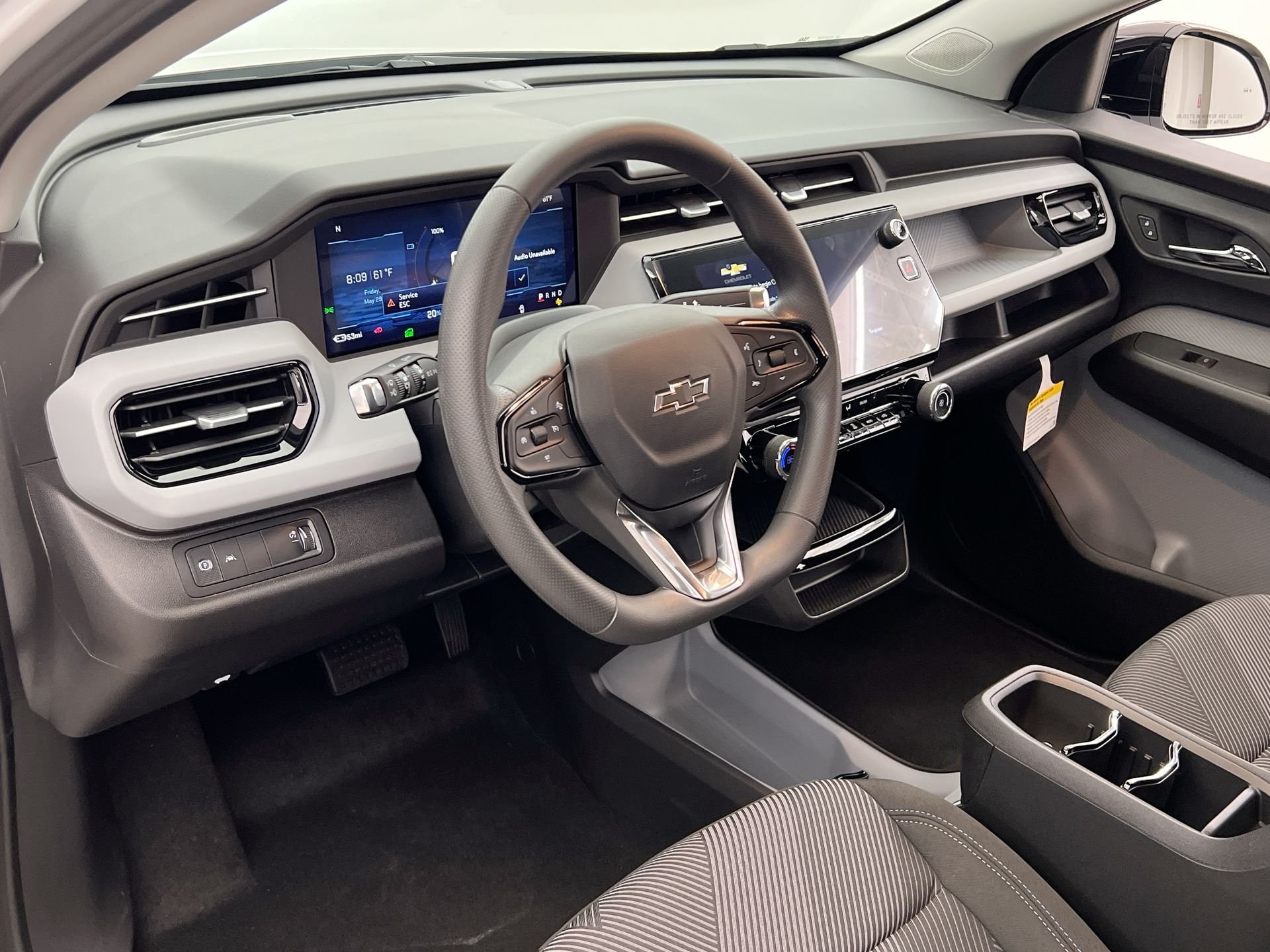 New 2027 Summit White Chevrolet LT image 62