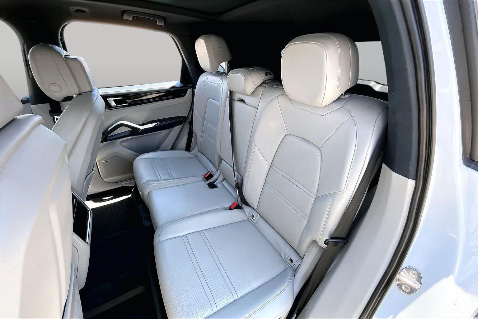 Used 2023 White Porsche  image 20