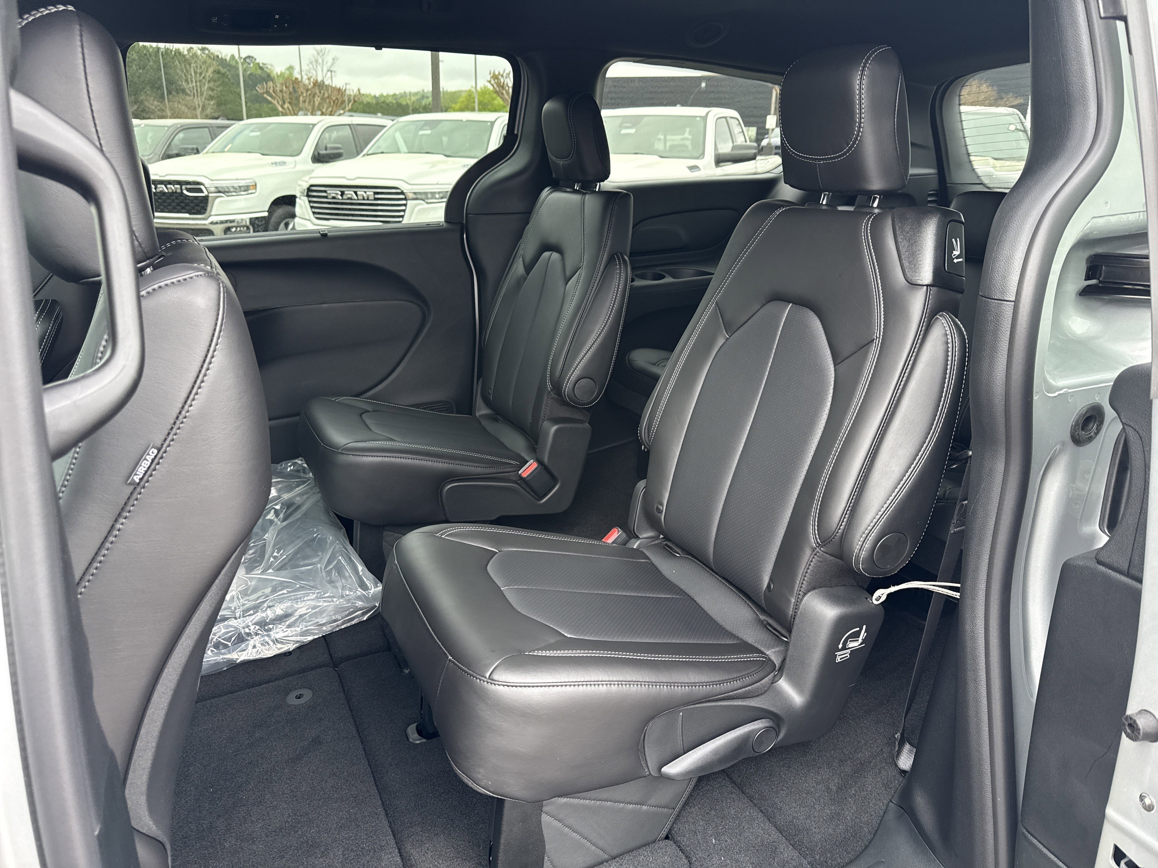 New 2026 Silver Mist Clear-Coat Exterior Paint Chrysler LX image 22
