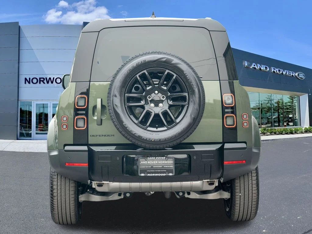 New 2026 Green Land Rover S image 5