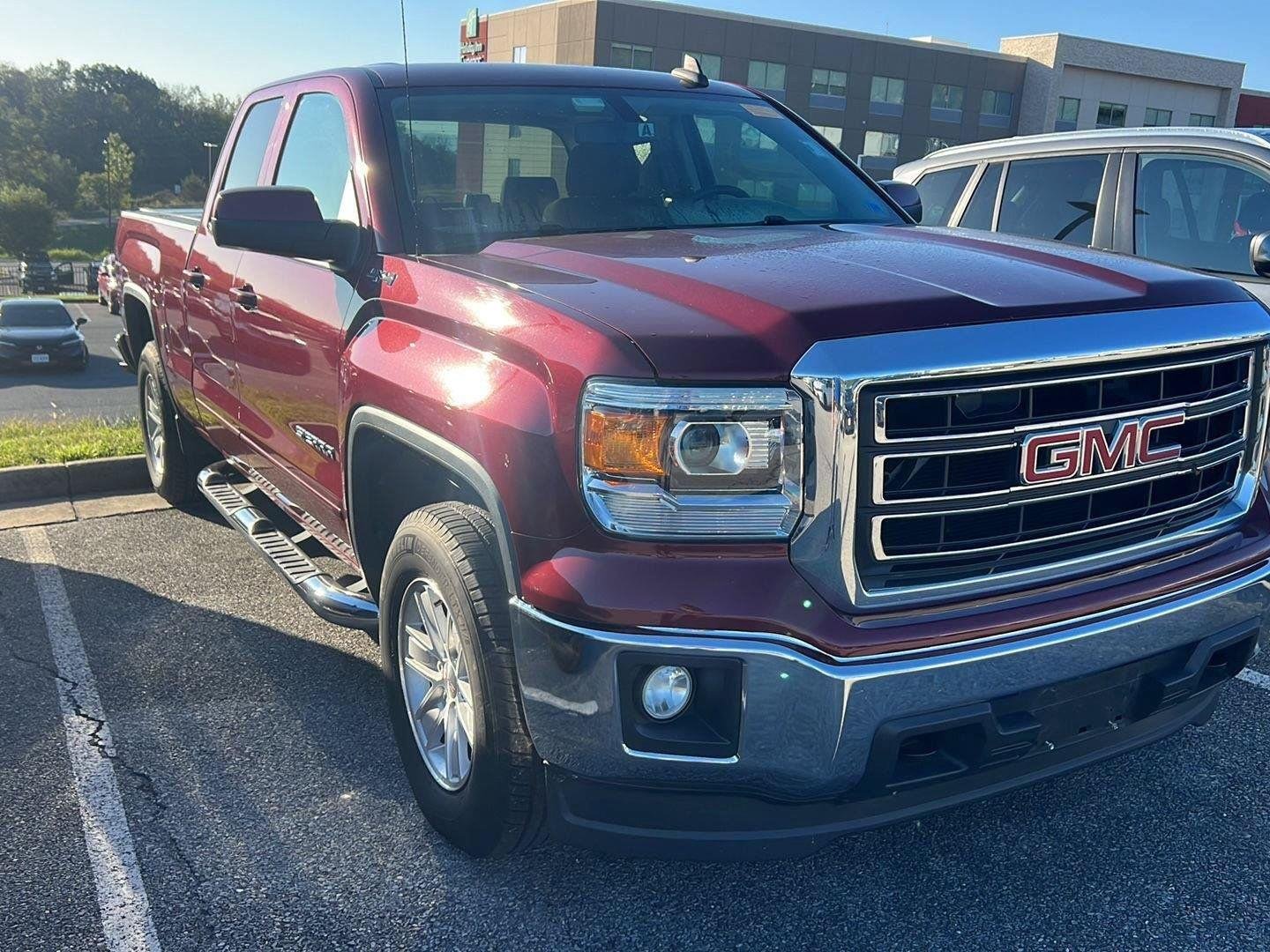 Used 2015 Sonoma Red Metallic GMC SLE image 5