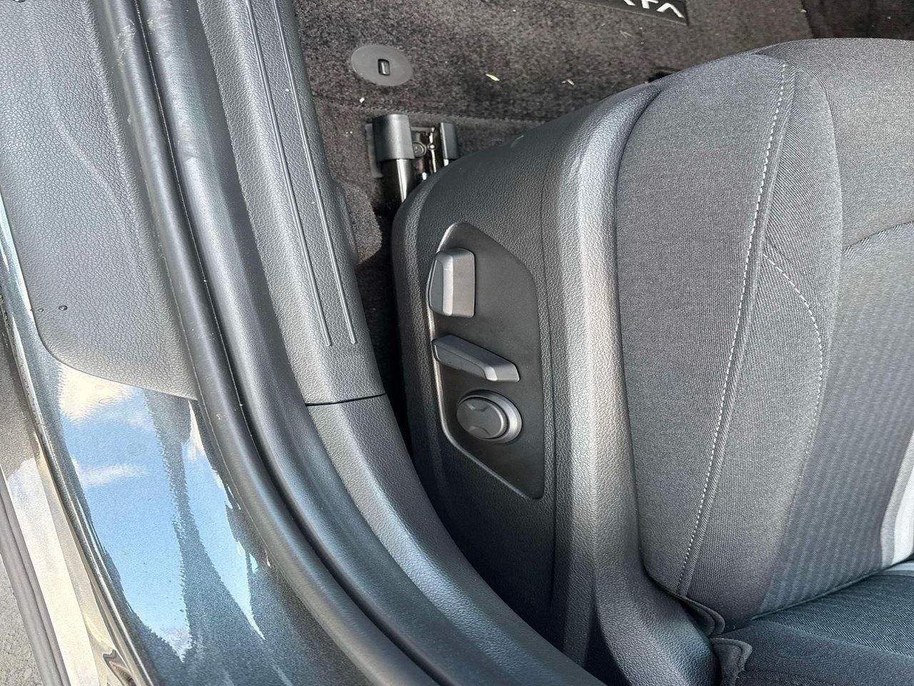 New 2025 Portofino Gray Hyundai SEL Convenience image 50