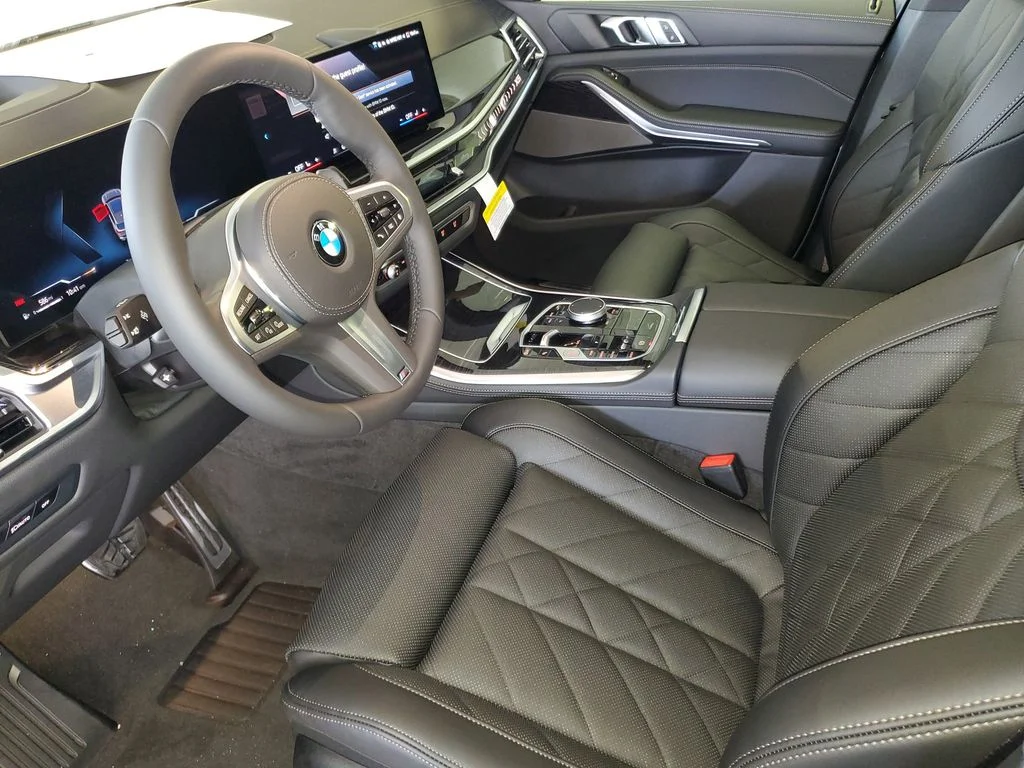 Used 2026 Skyscraper Grey Metallic BMW sDrive40i image 15