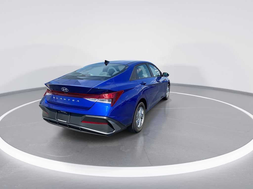 Used 2025 Blue Hyundai SE image 8