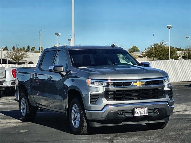 2023 Chevrolet Silverado 1500 LT photo 3