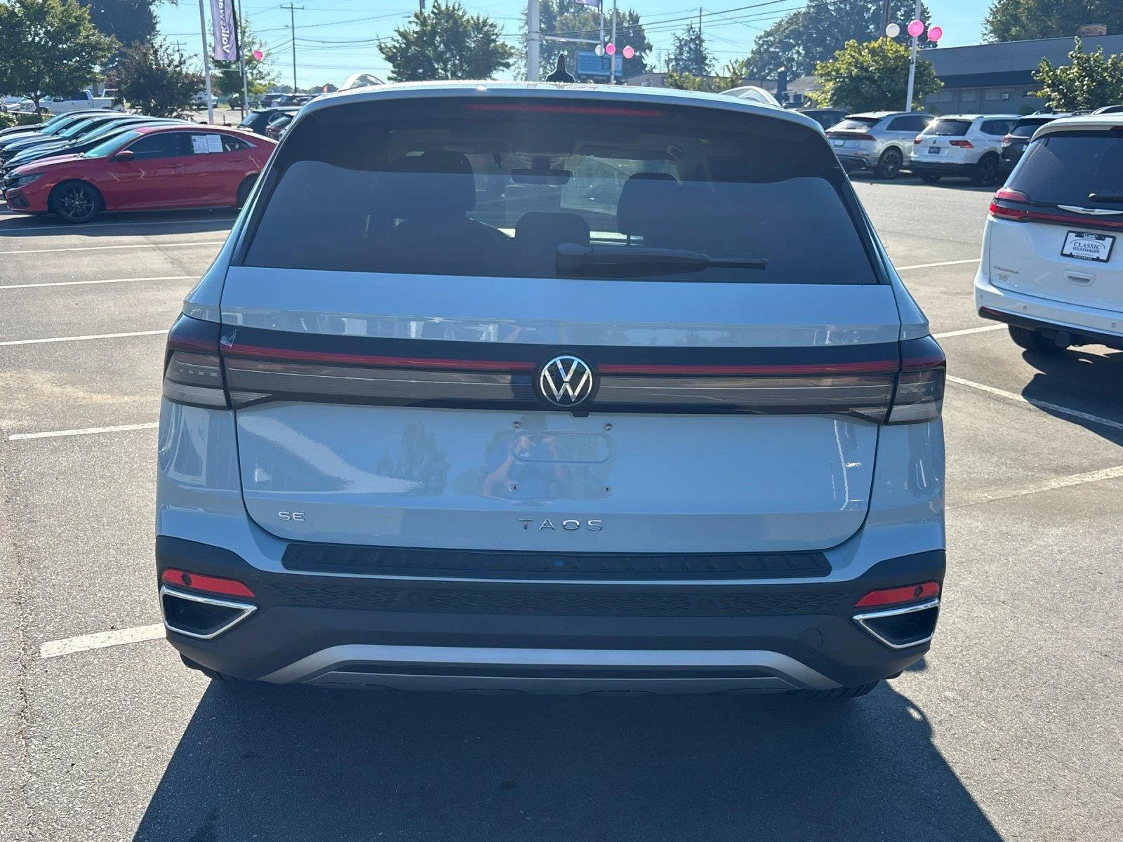 New 2027 Monument Gray Volkswagen SE image 4