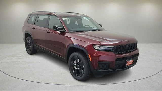 New 2025 Velvet Red Pearl-Coat Exterior Paint Jeep Altitude X image 12