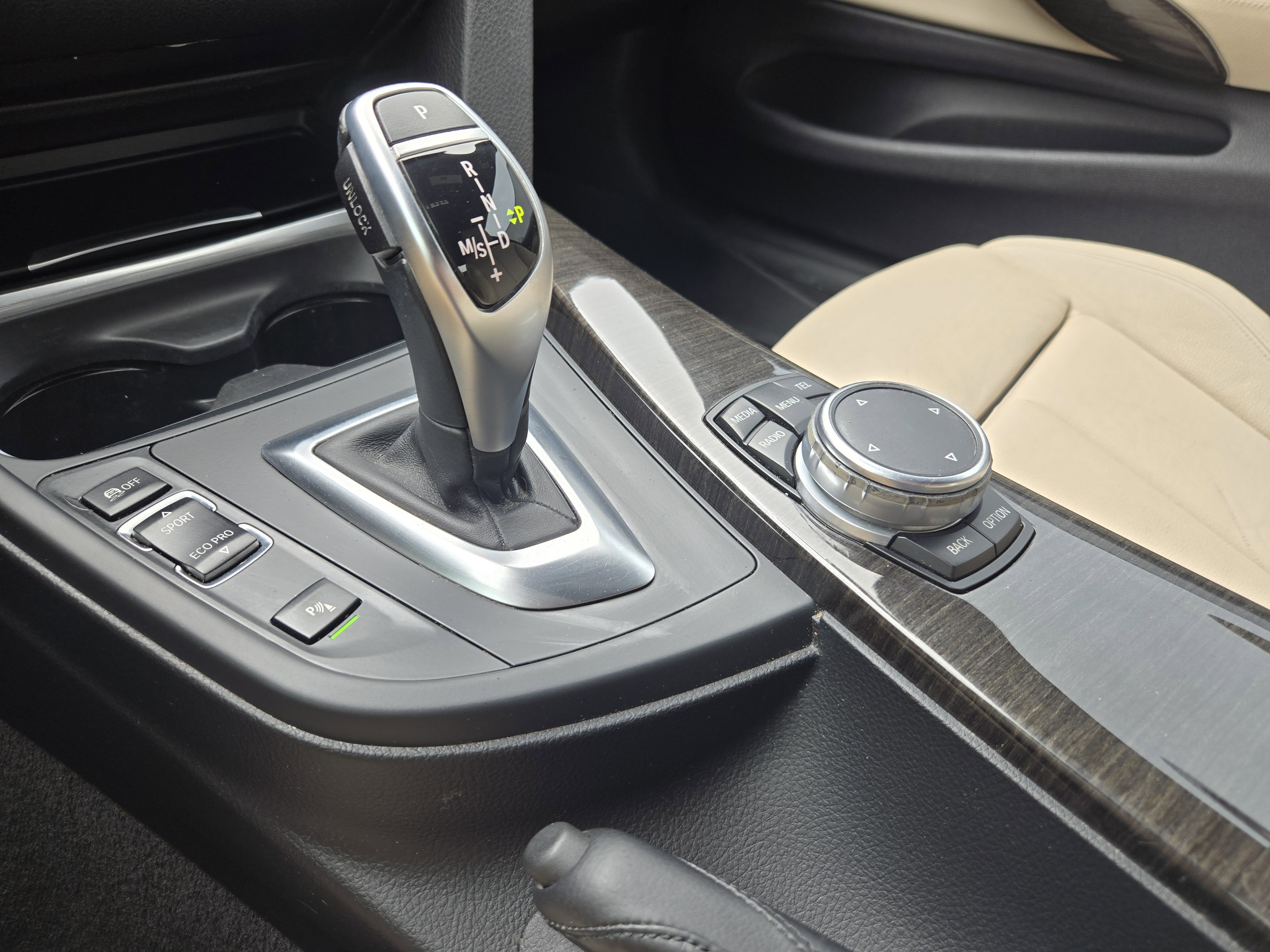 Used 2015 White BMW 428i xDrive image 22