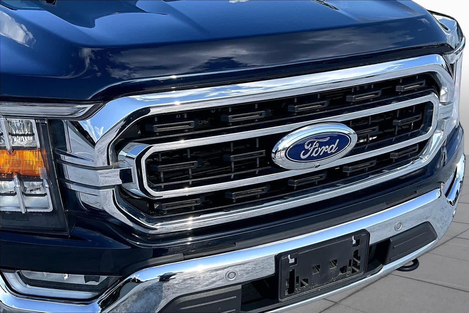 Used 2023 Antimatter Blue Metallic Ford XLT image 29
